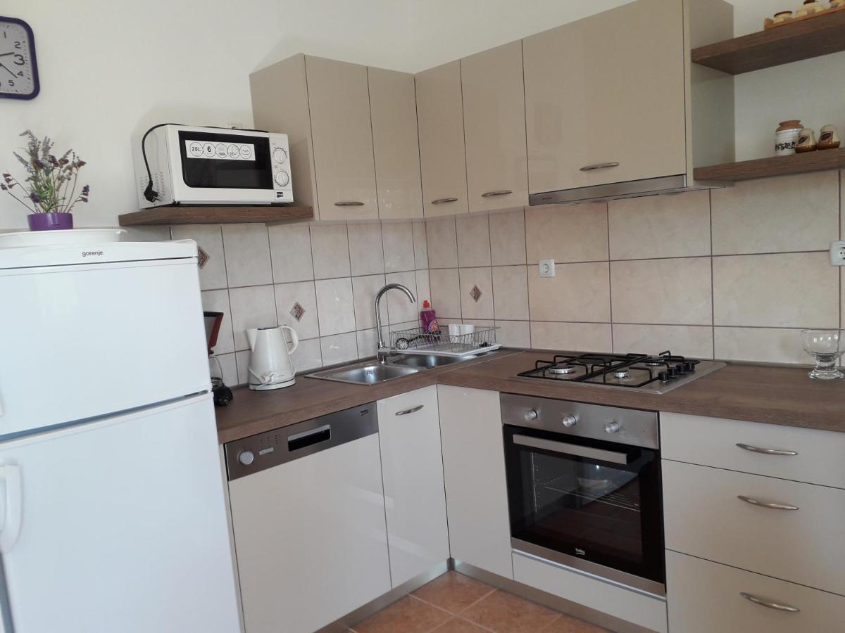 Apartmani Roza Lopar Exterior photo