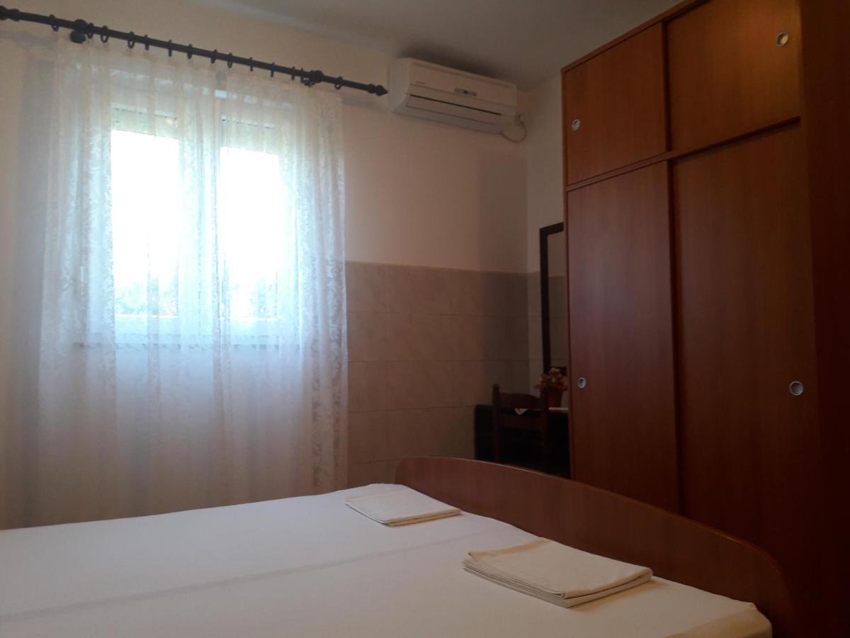 Apartmani Roza Lopar Exterior photo