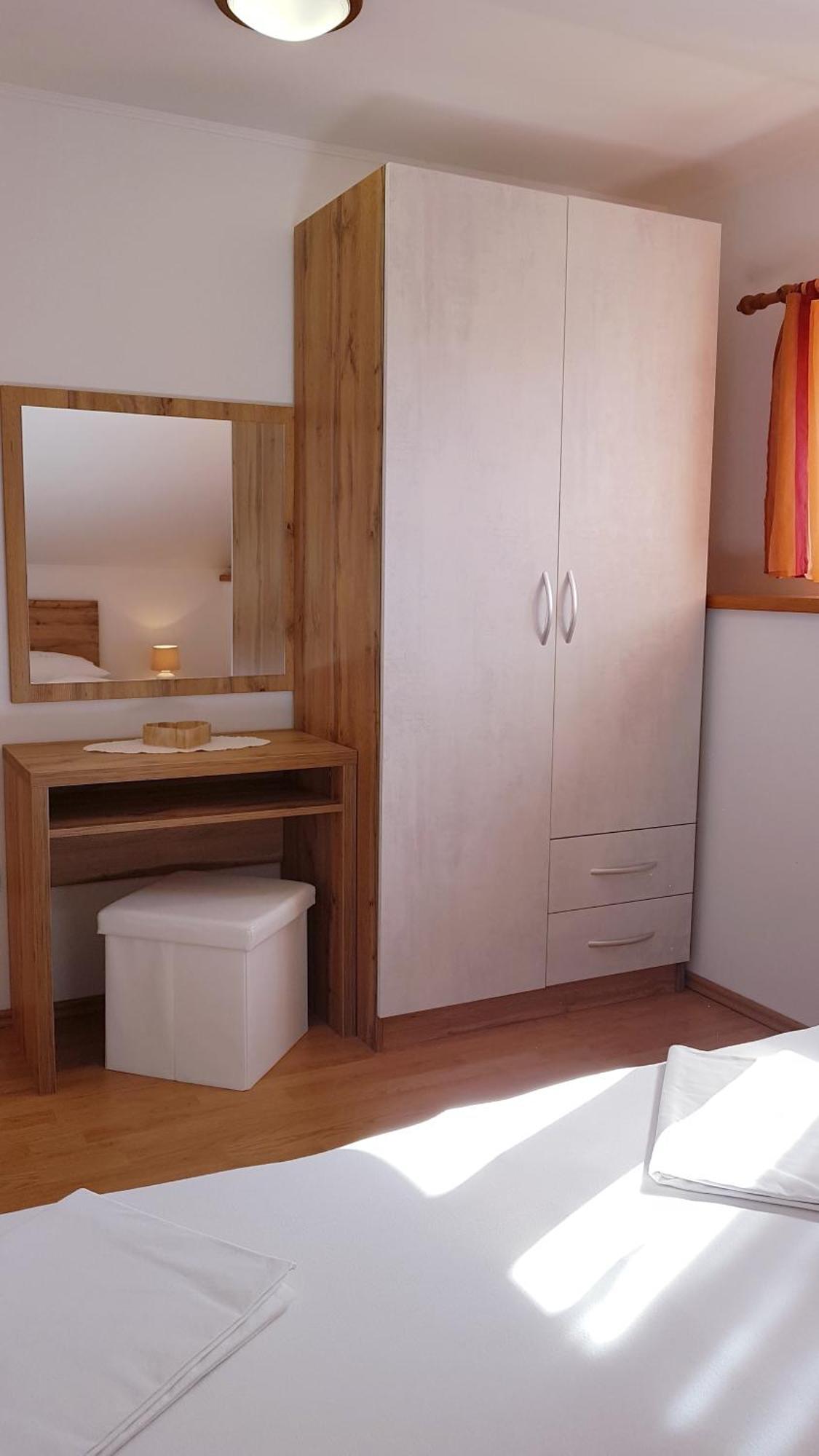 Apartmani Roza Lopar Exterior photo
