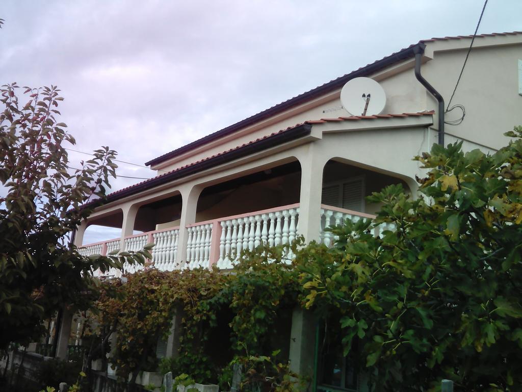 Apartmani Roza Lopar Exterior photo