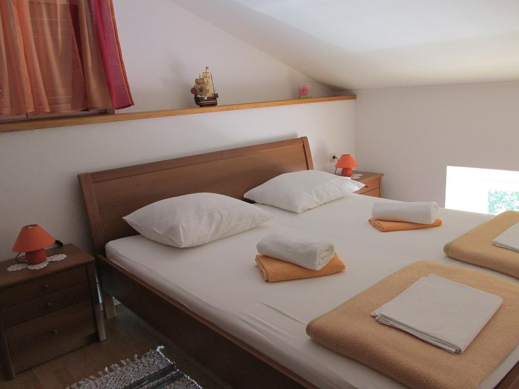 Apartmani Roza Lopar Exterior photo